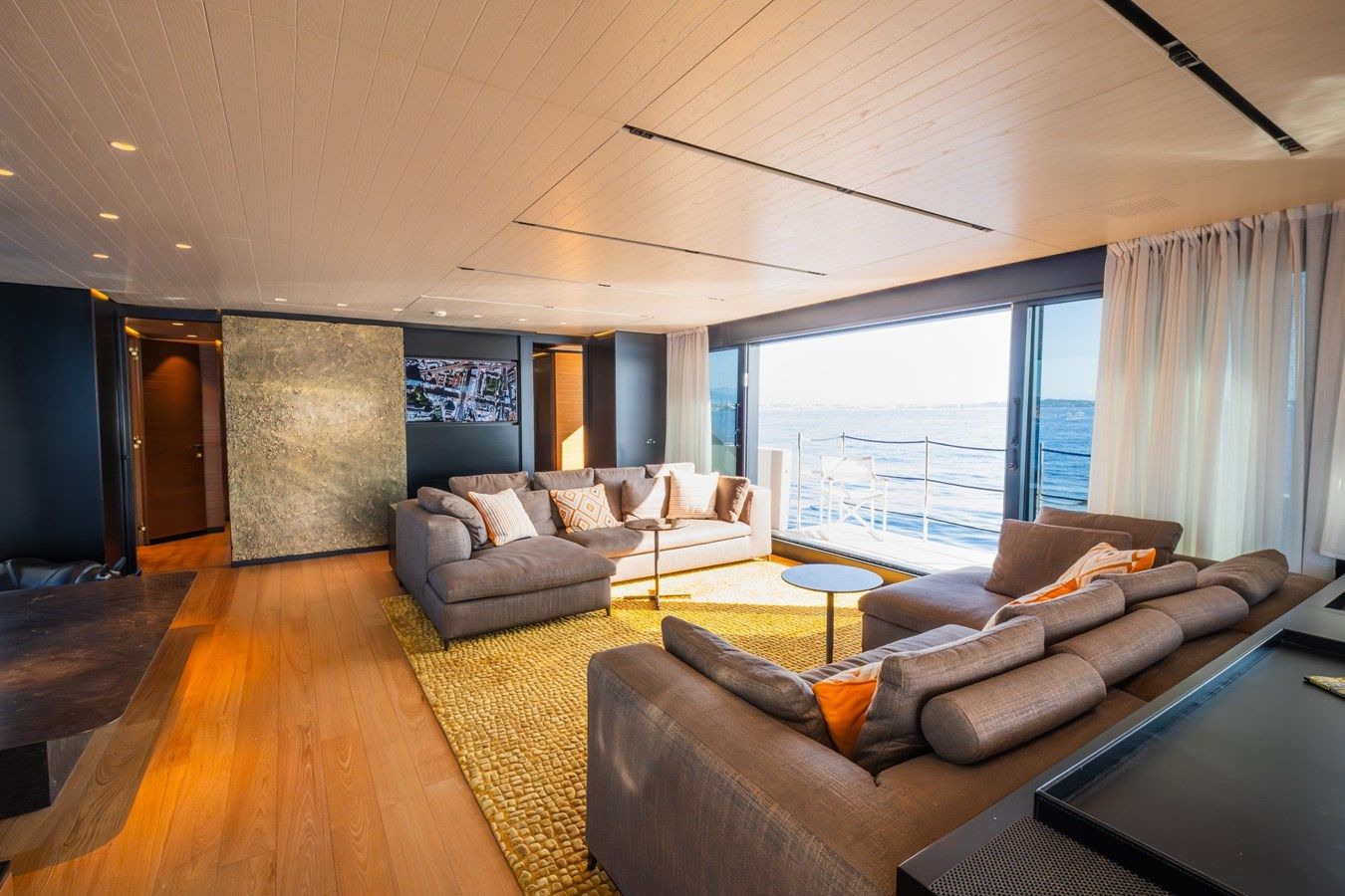 best yacht sales deals LE GYPSY 102