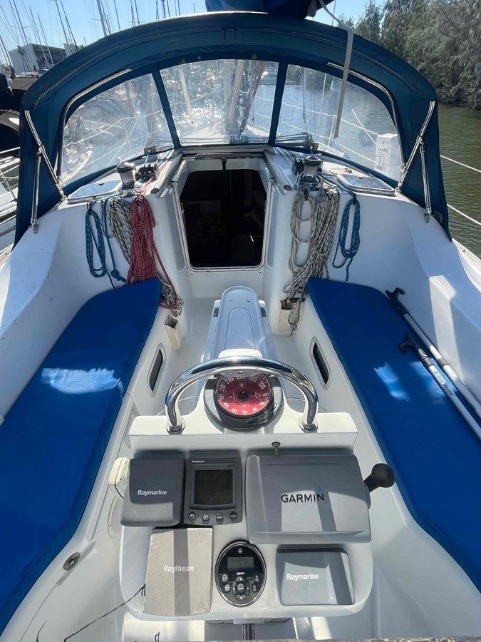 Buy a yacht GRAND CRU - Beneteau