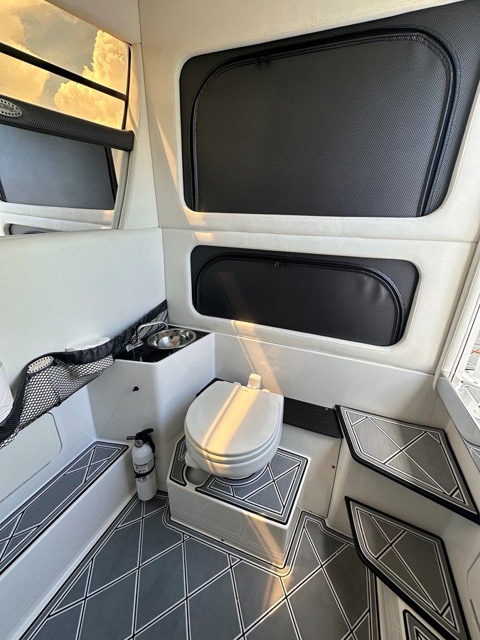 best yacht sales deals AOV37213C919