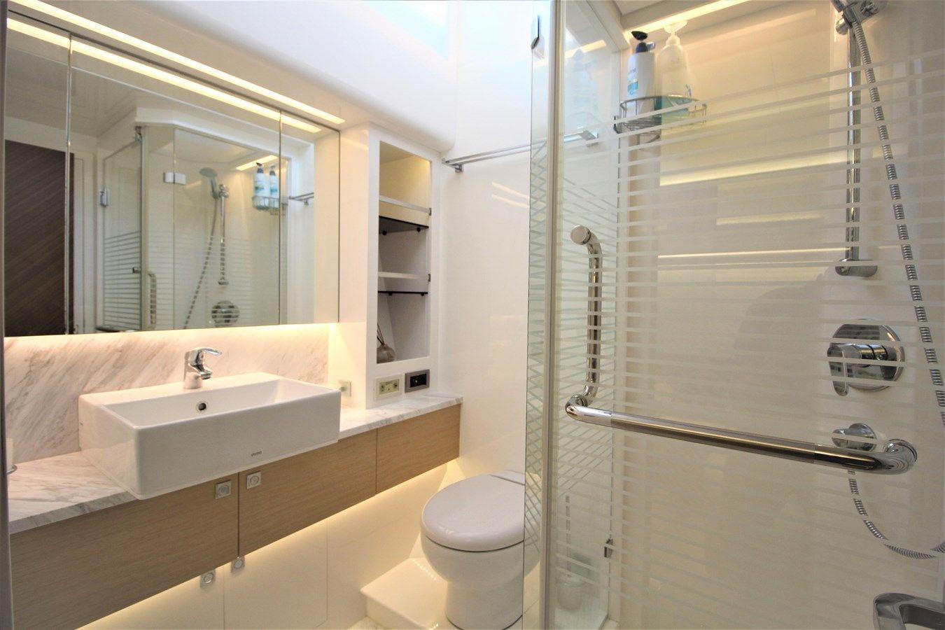 the best price on SHAKINA - Horizon Yachts