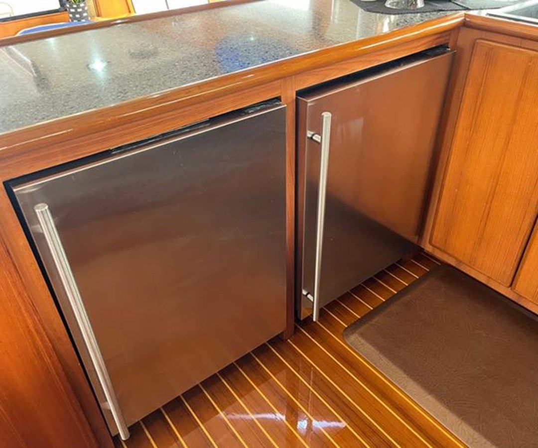 Купить яхту 64 ft 1999 Mikelson Long-Range Luxury Sportfisher, Swells 1999 в Shestakov Yacht Sales