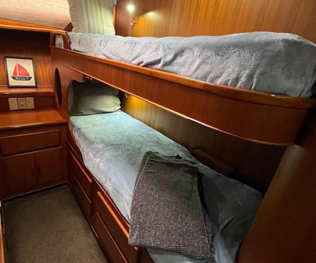 64 ft 1999 Mikelson Long-Range Luxury Sportfisher, Swells - MIKELSON