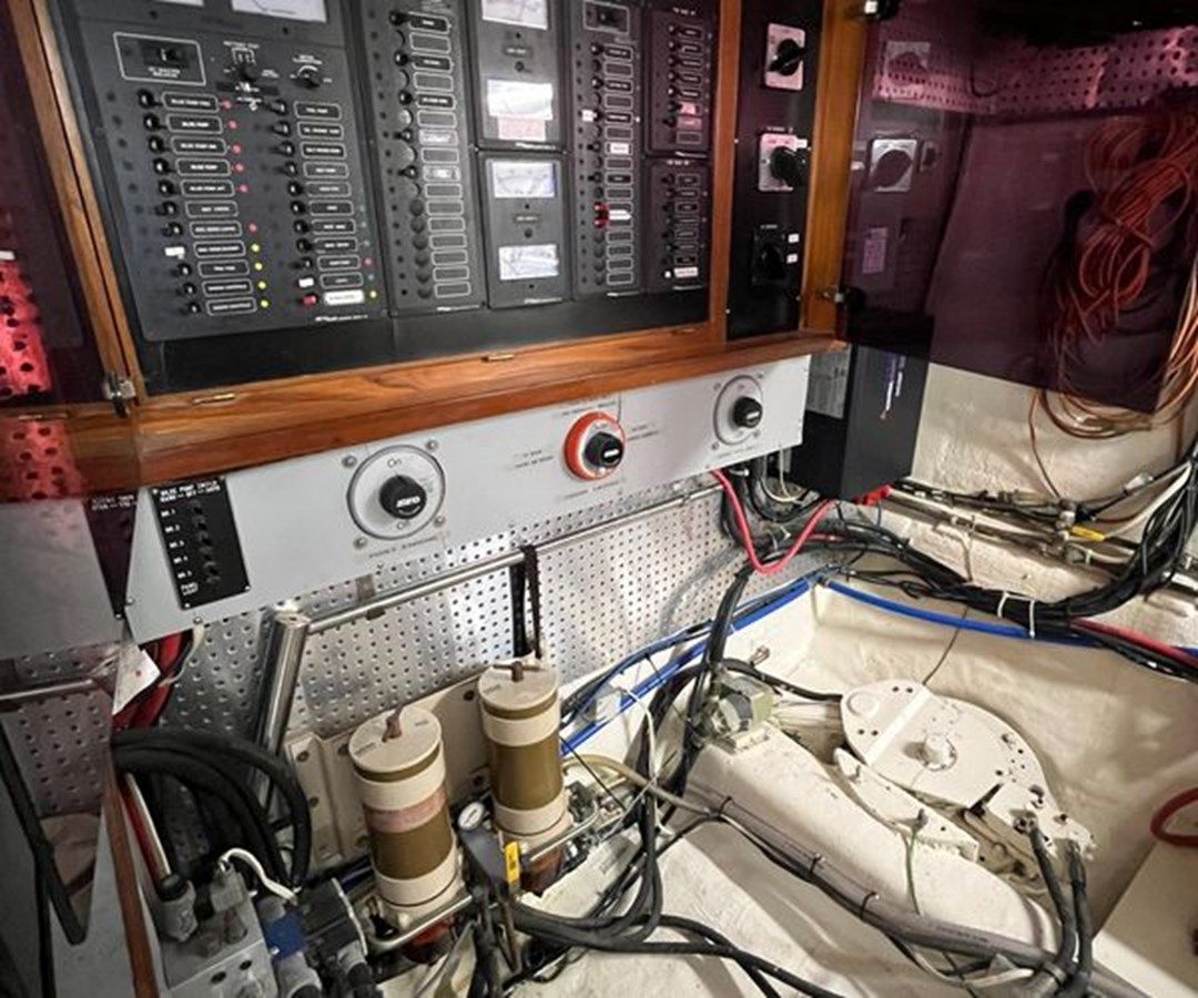 Лучшая цена на 64 ft 1999 Mikelson Long-Range Luxury Sportfisher, Swells Long-Range Luxury Sportfisher