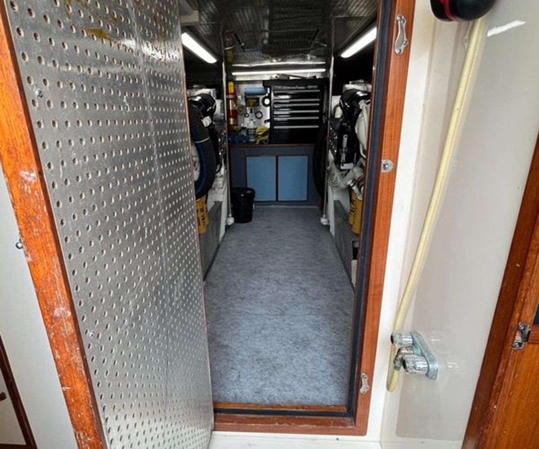 Купить 64 ft 1999 Mikelson Long-Range Luxury Sportfisher, Swells - MIKELSON