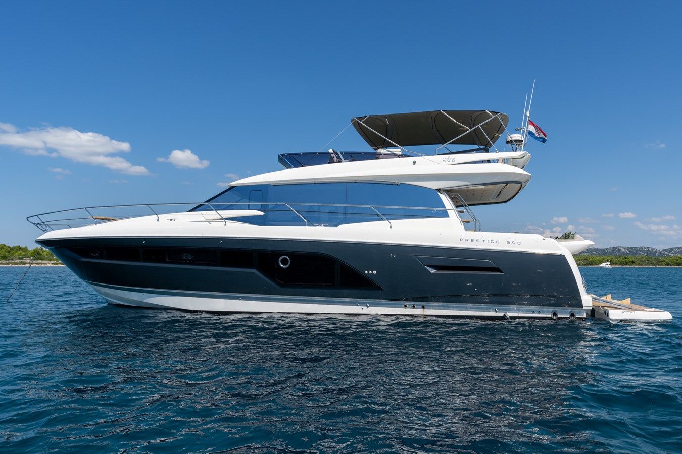 Buy a yacht THE SUN 590