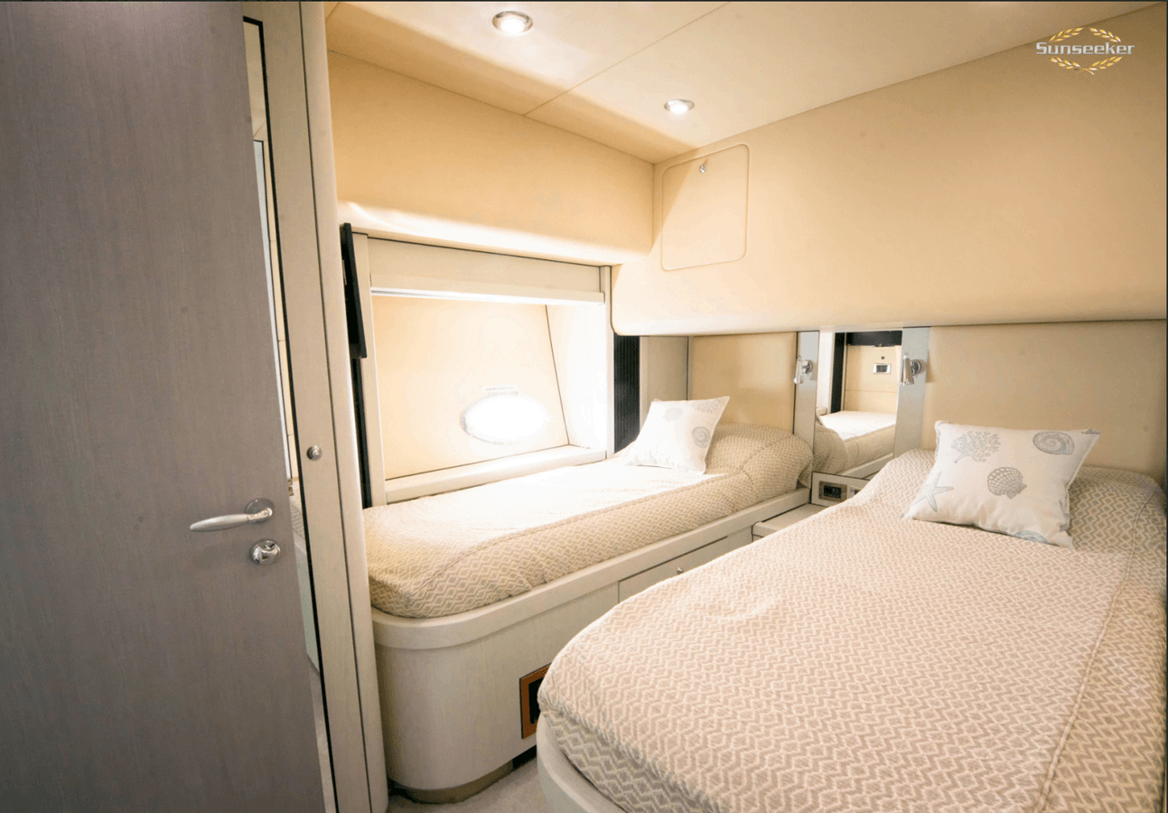 Buy a yacht Light blue - Sunseeker