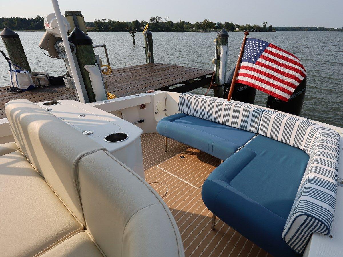 Стоимость яхты BONHEUR Surfhunter 32 Express Cruiser