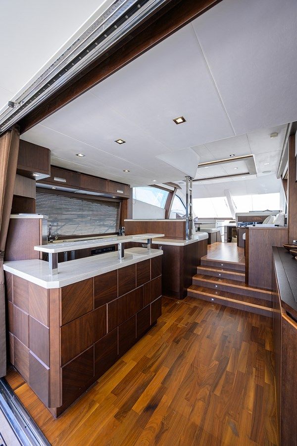 Купить яхту AT EASE 2018 в Shestakov Yacht Sales