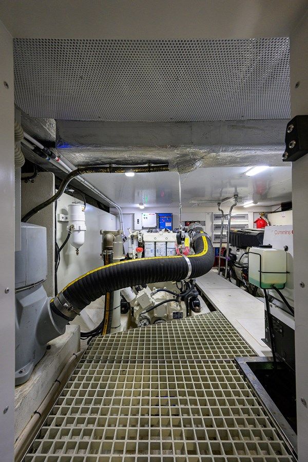 Продажа яхты AT EASE 2018