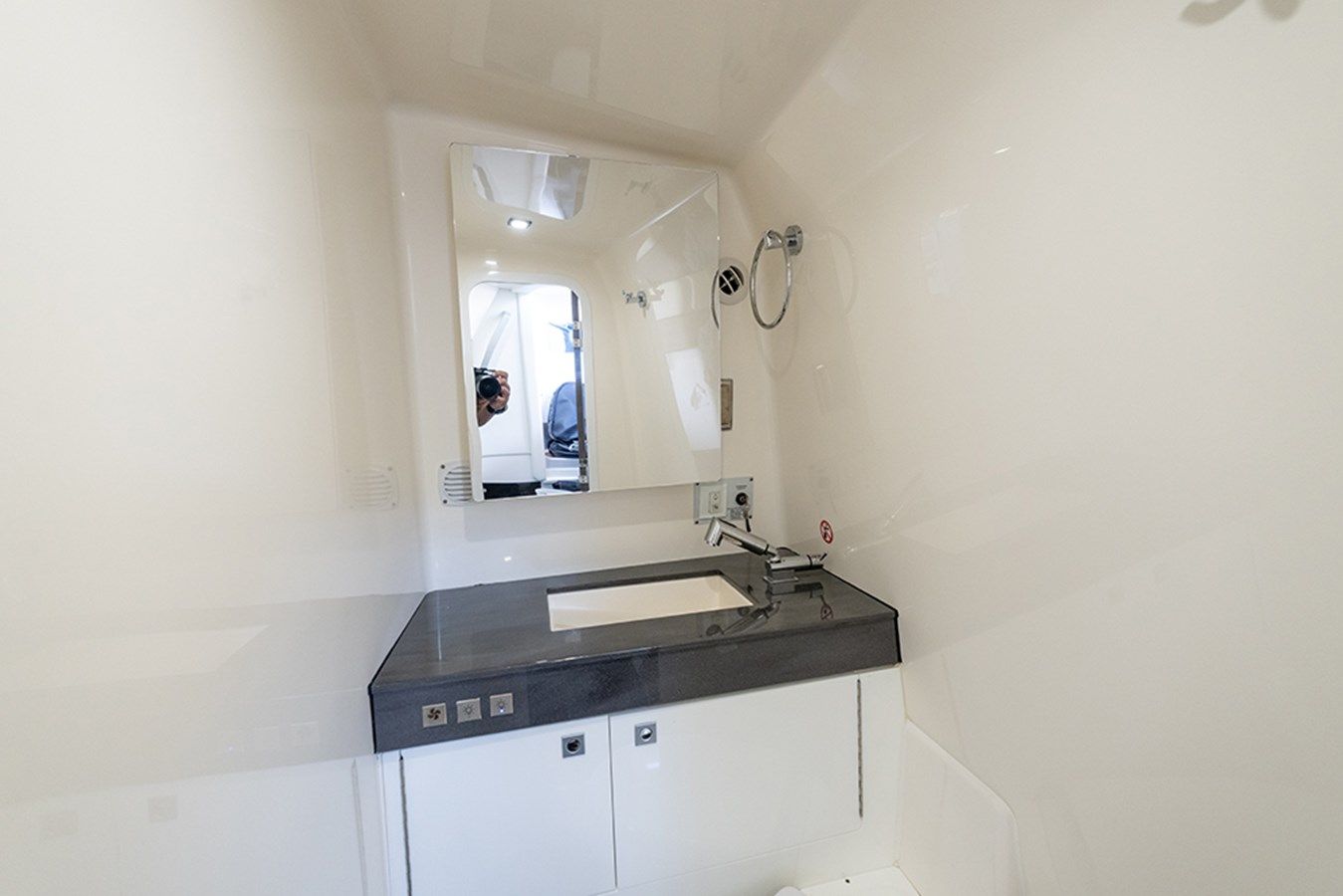 the best price on UNPLUGGED - AVIARA