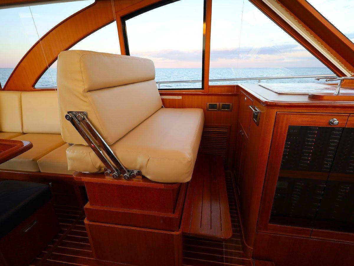 Купить REMEDY - HUNT YACHTS