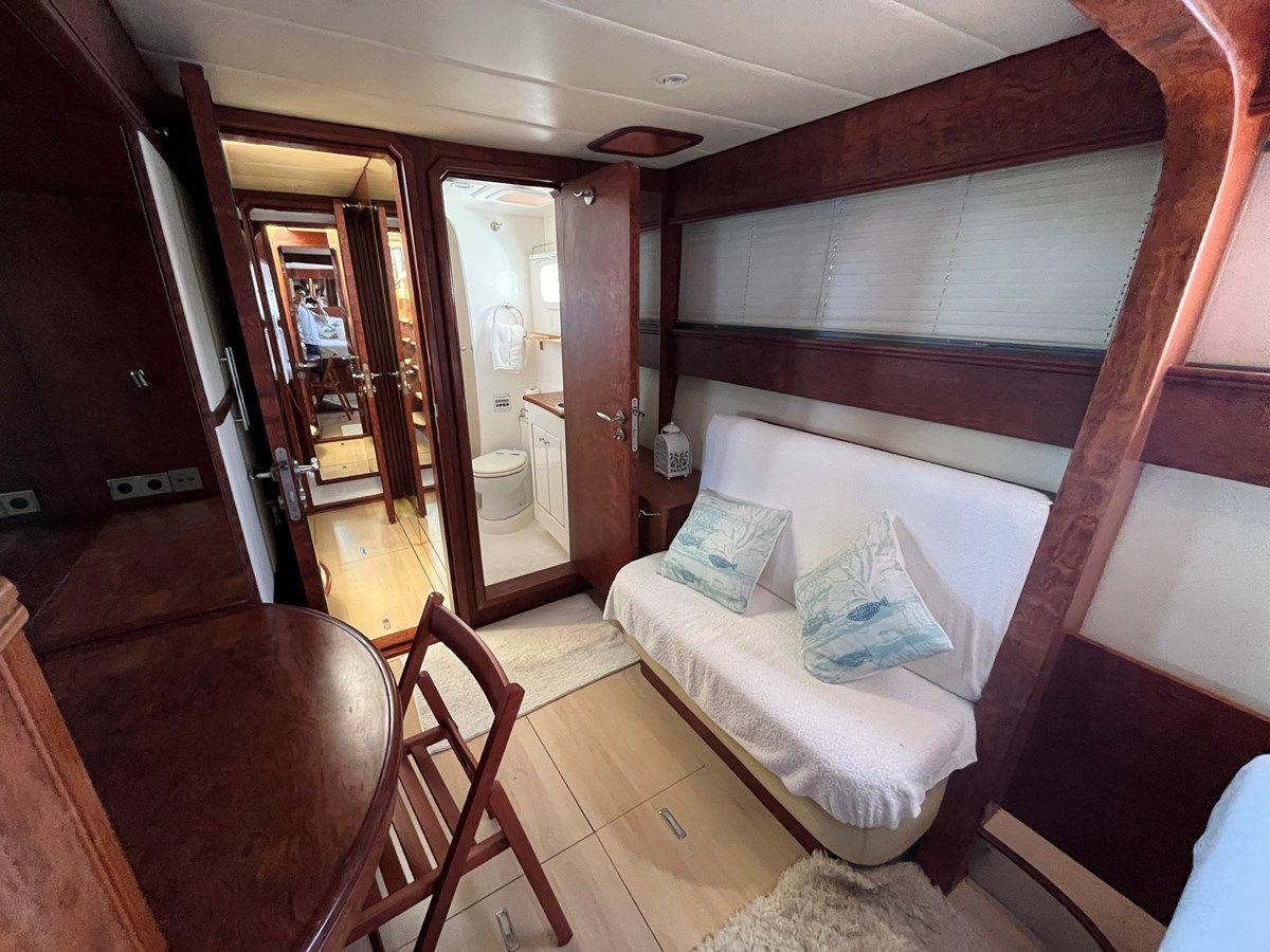 the best price on SUNREEF 60 2005