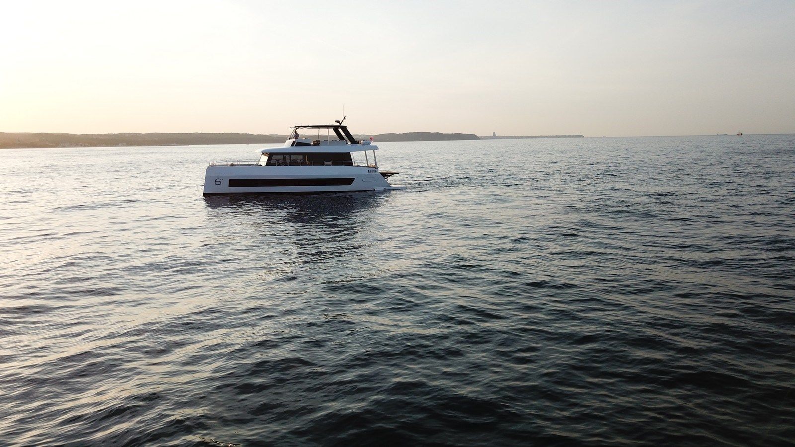 Купить яхту ARCTIC MOON - MOON YACHTS в Shestakov Yacht Sales