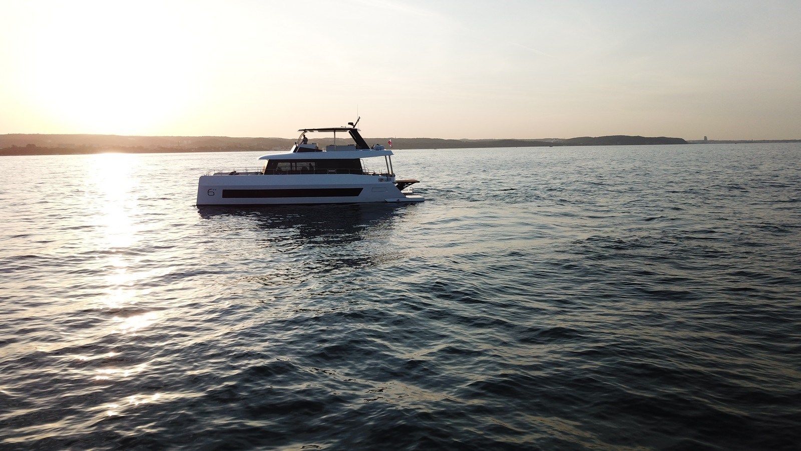 Купить ARCTIC MOON - MOON YACHTS