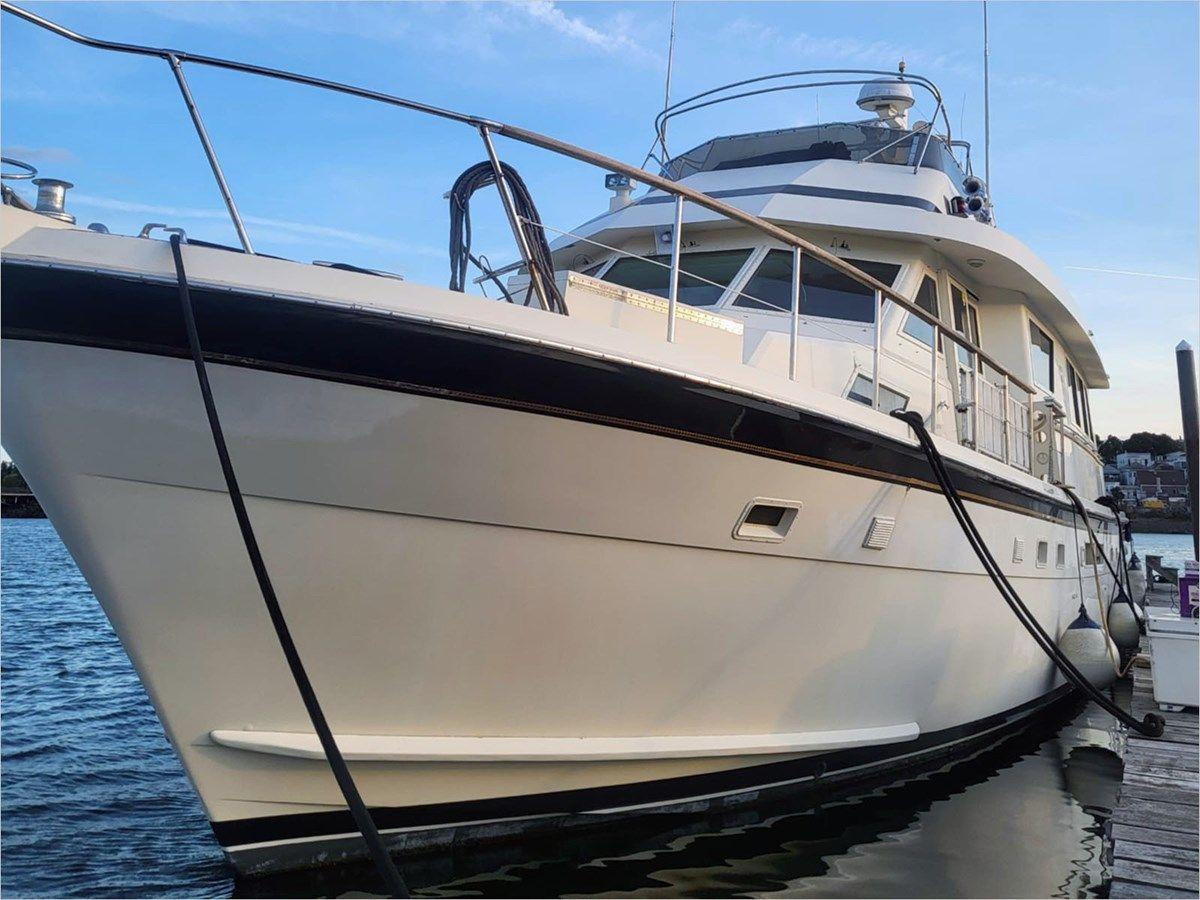 the best price on 74' Hatteras 1989 74 CPMY