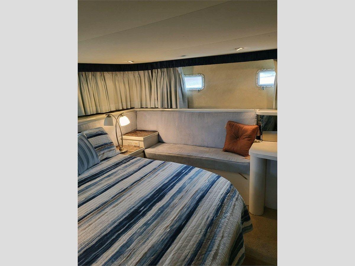 the best price on 74' Hatteras 1989 74 CPMY - Hatteras