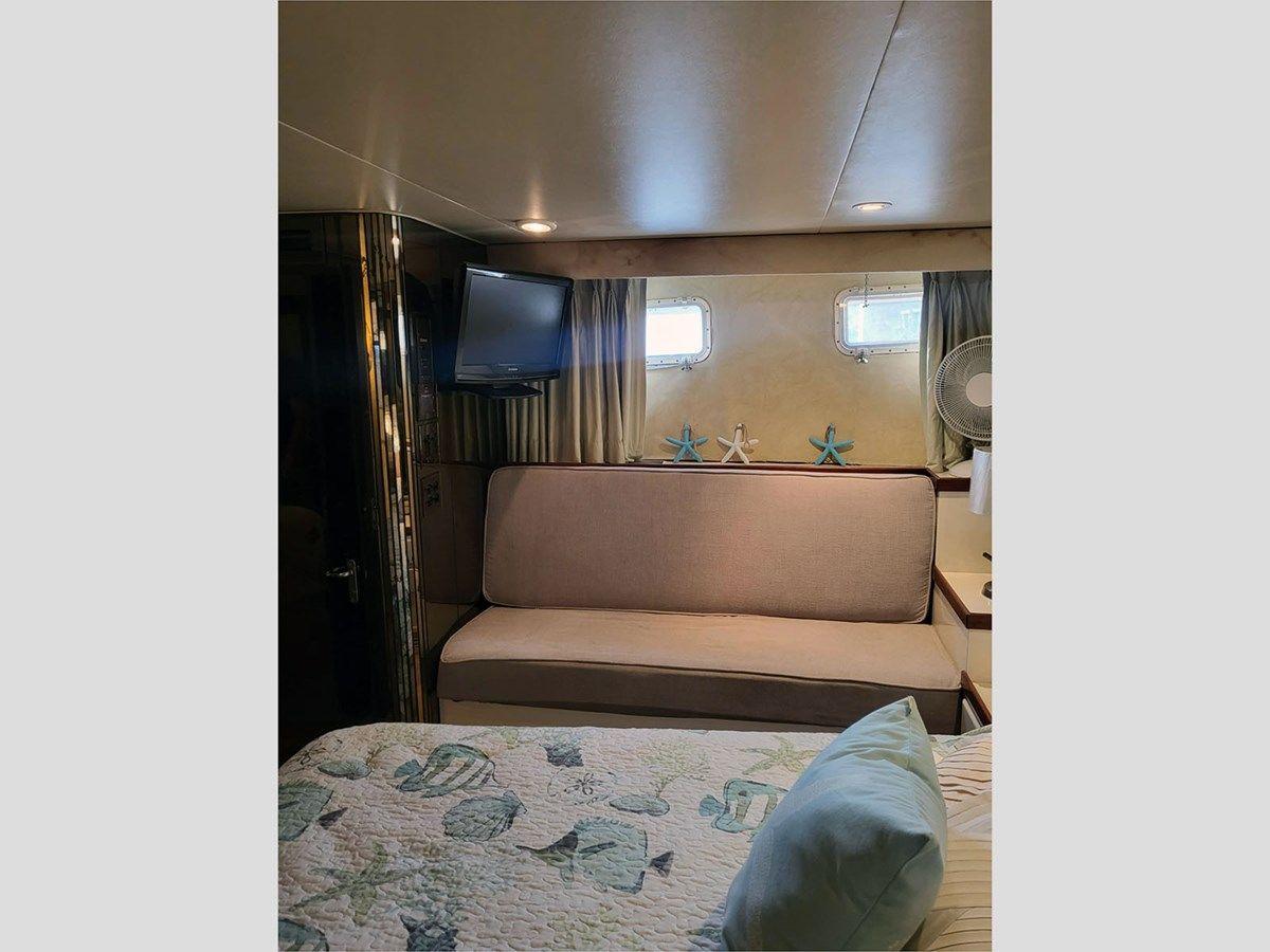 74' Hatteras 1989 74 CPMY 1989 yacht sale