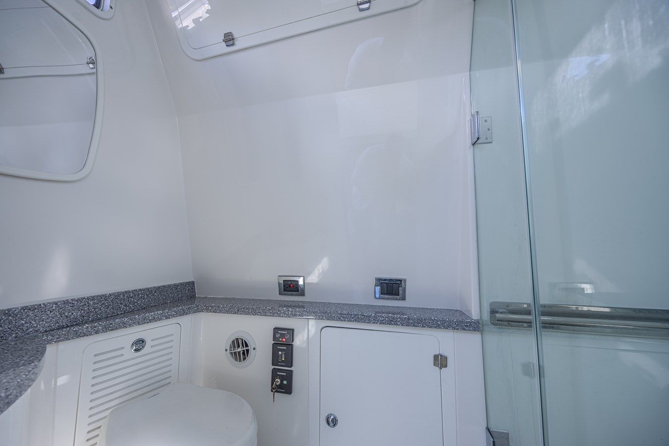 VHS53A0UE819 - HCB price