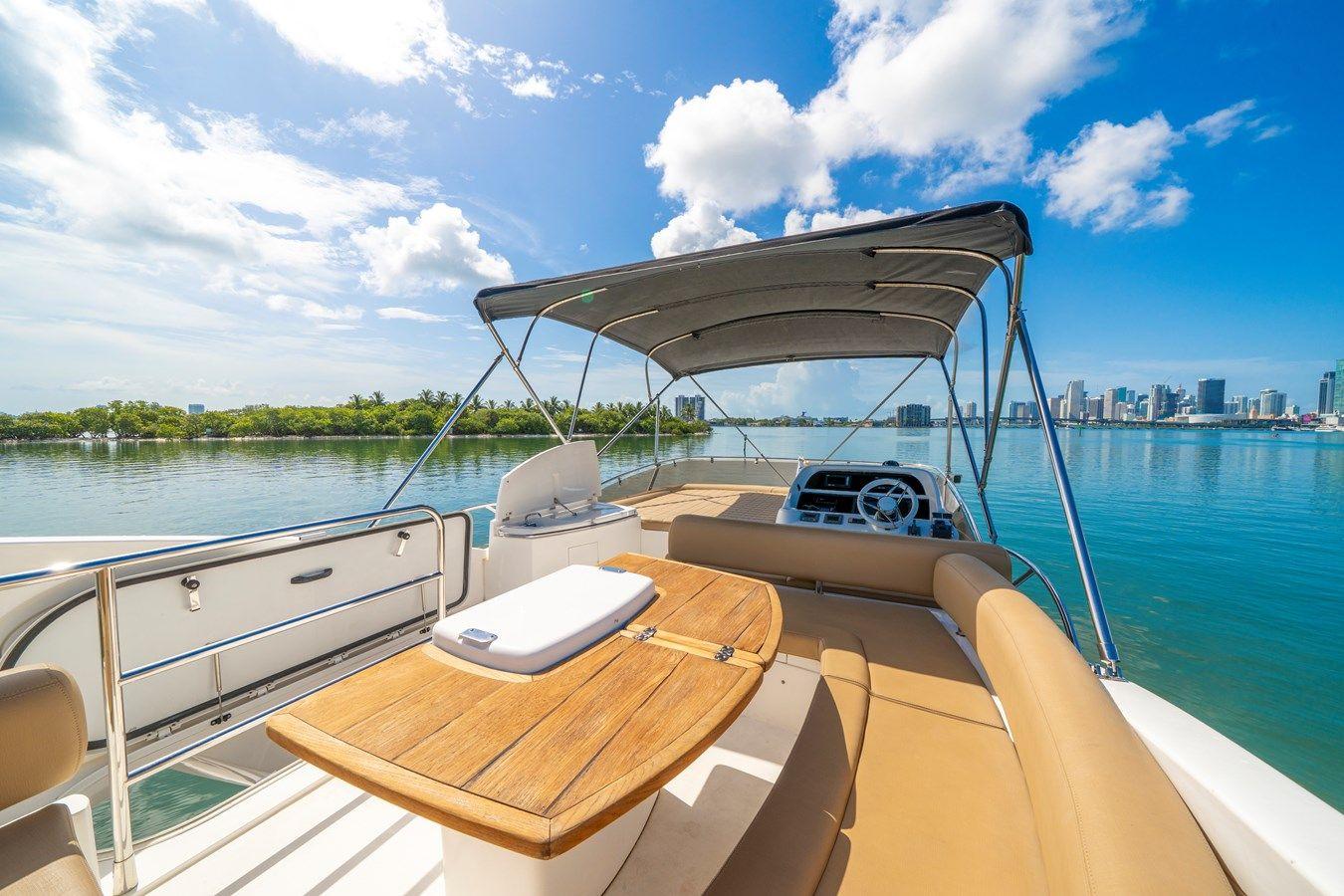 MANHATTAN 52 2011 yacht sale