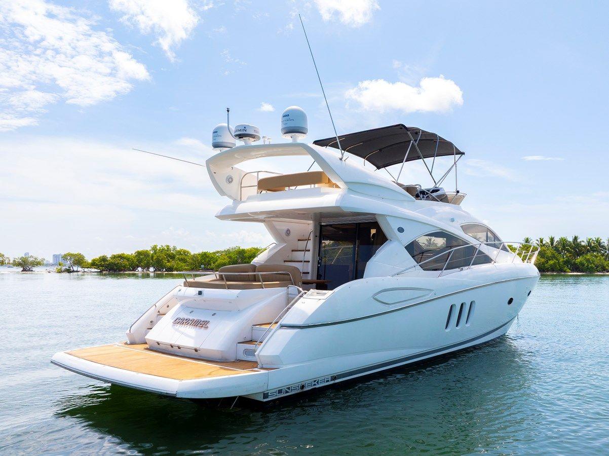 the best price on MANHATTAN 52 2011