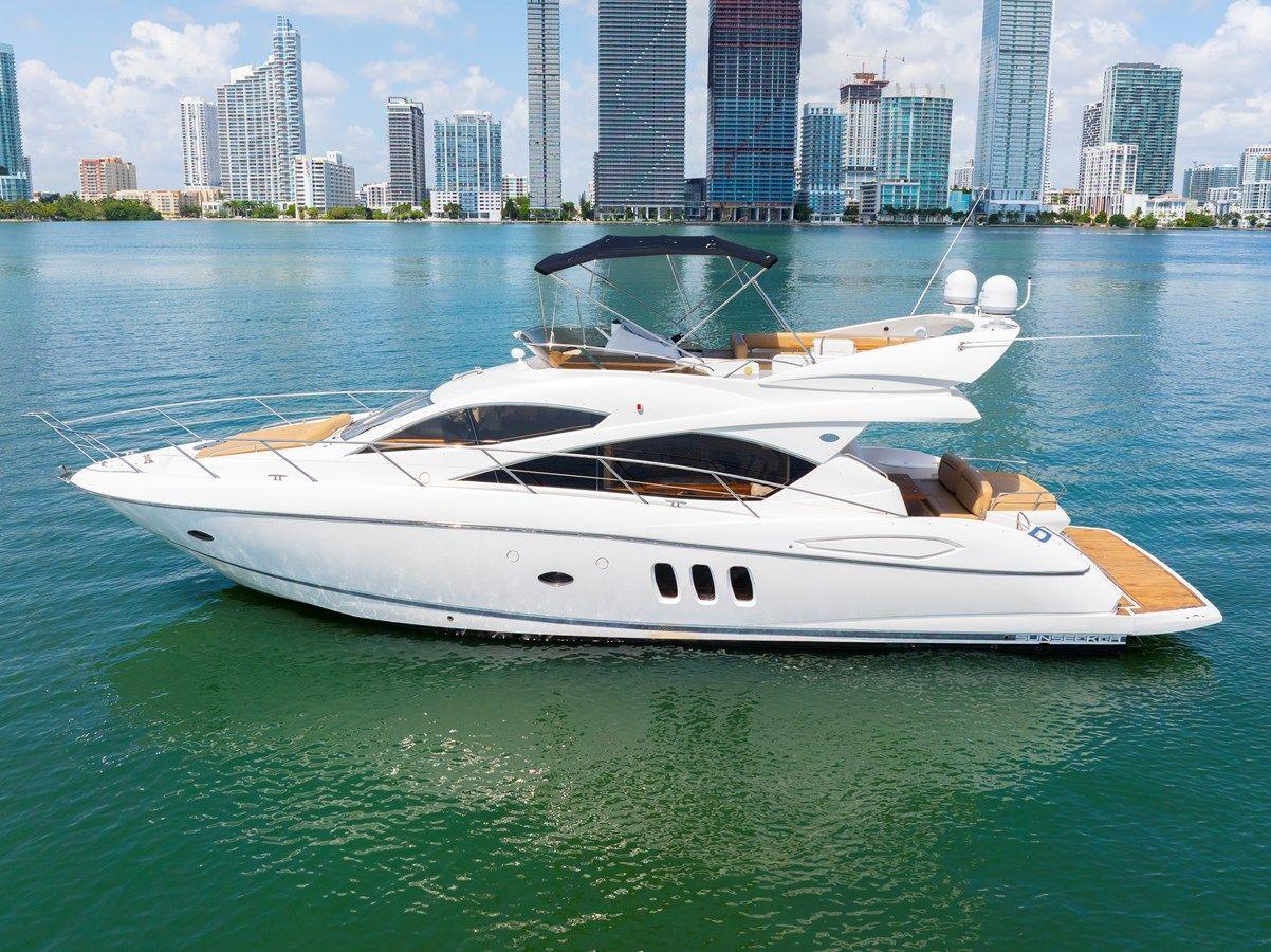 the best price on MANHATTAN 52