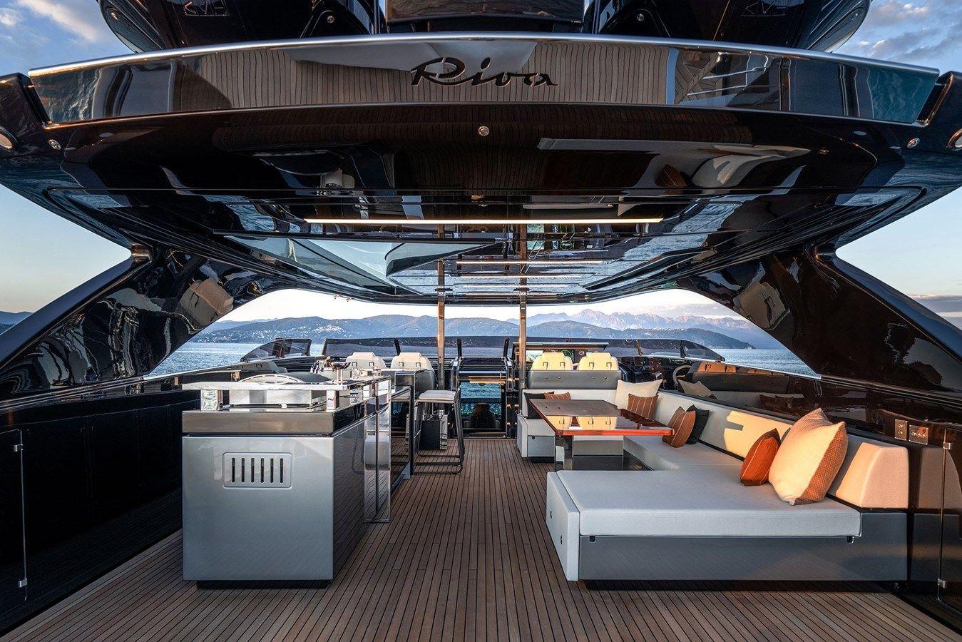 best yacht sales deals Riva 112 Dolcevita Super 112