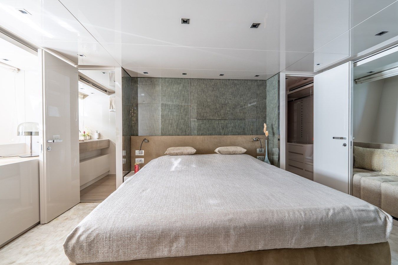 Lady Larisa 87 yacht sale