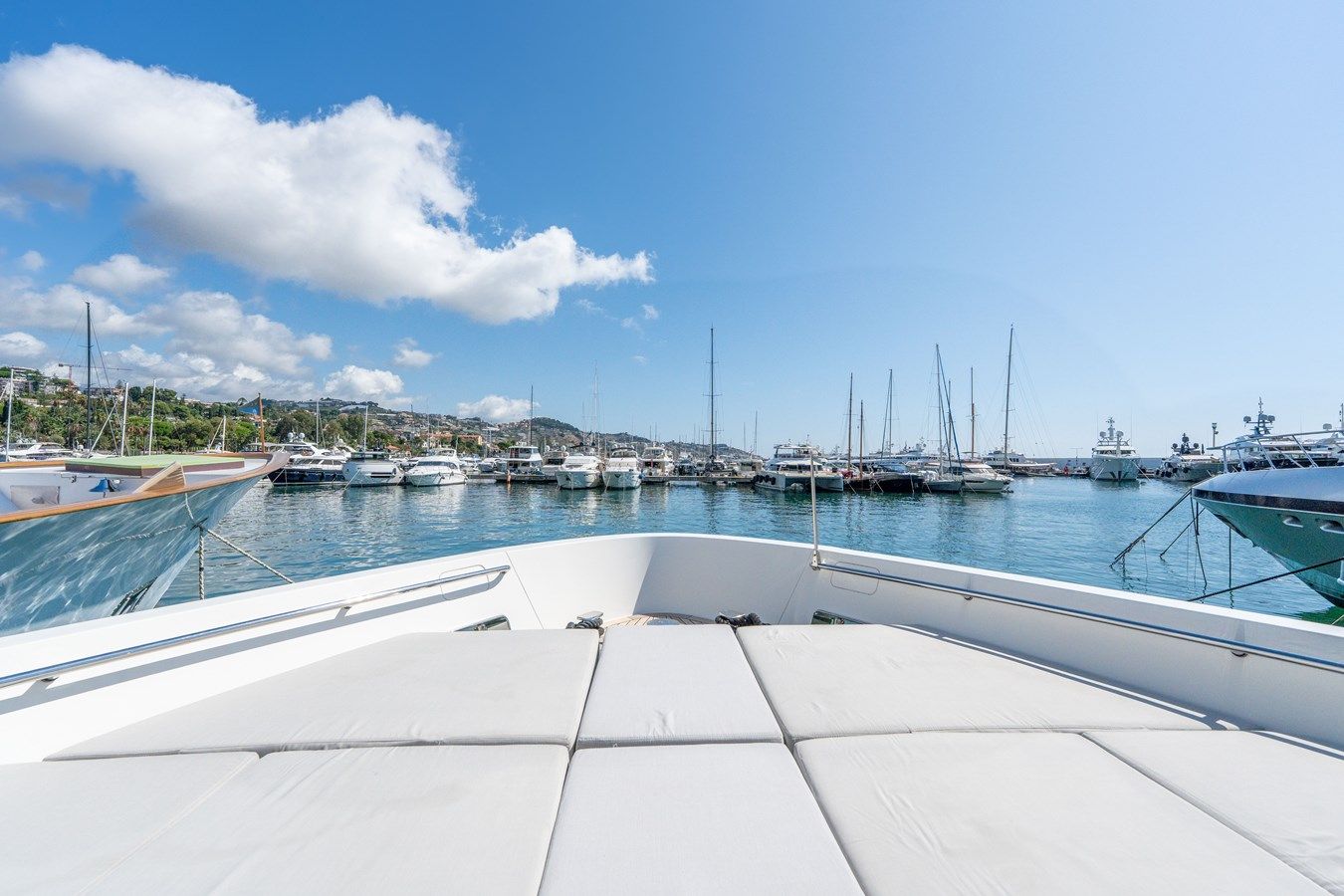 the best price on Lady Larisa 87