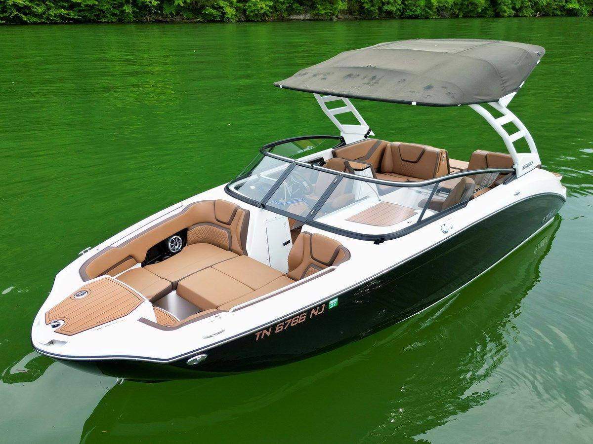 the best price on 024 Yamaha 252SD NLNL