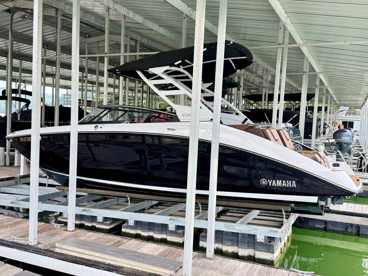 024 Yamaha 252SD NLNL