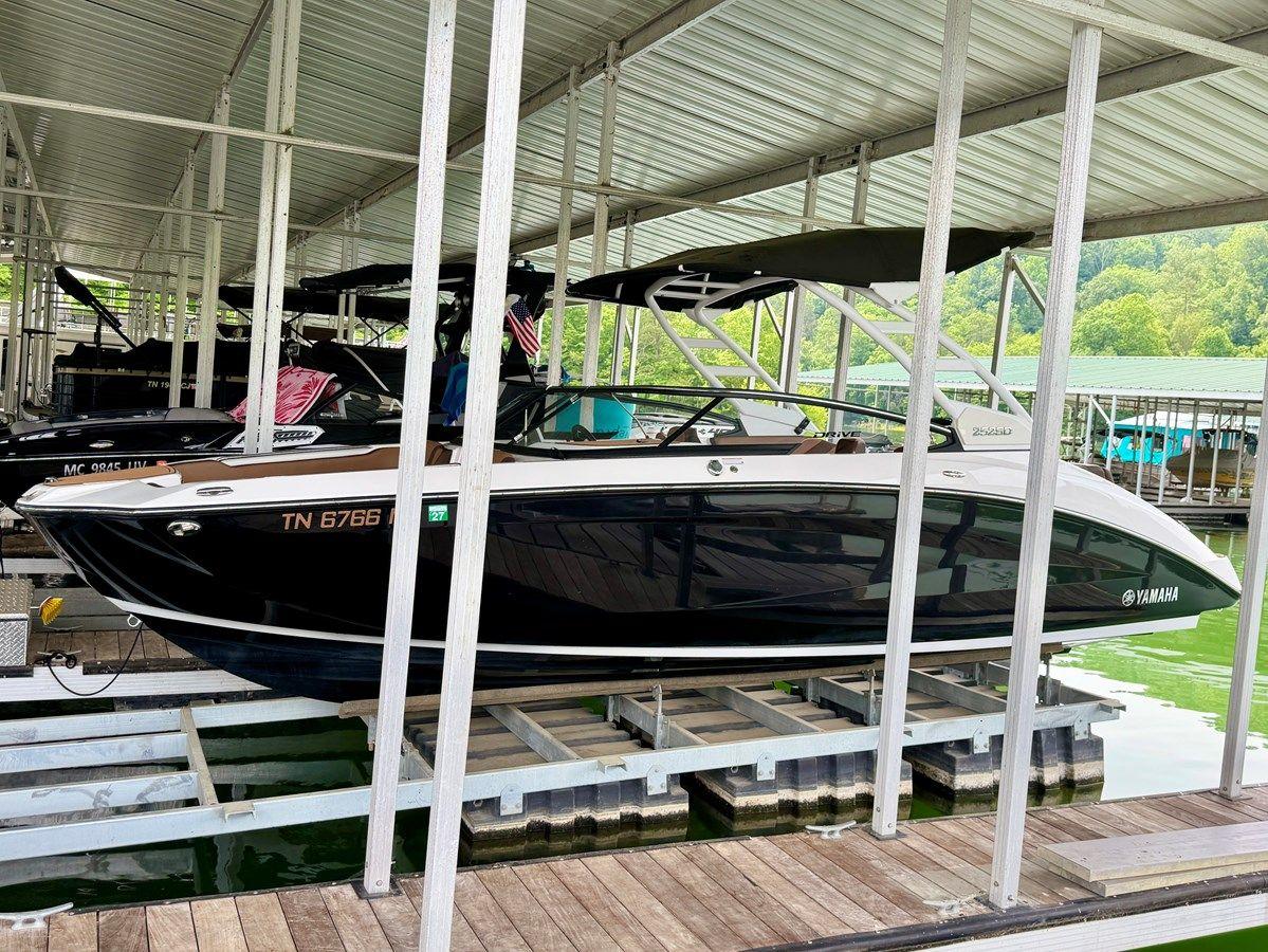 024 Yamaha 252SD NLNL - YAMAHA yacht sale