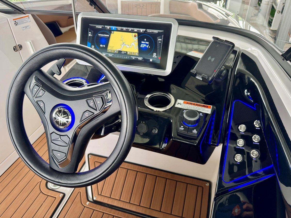 024 Yamaha 252SD NLNL 252 SD price