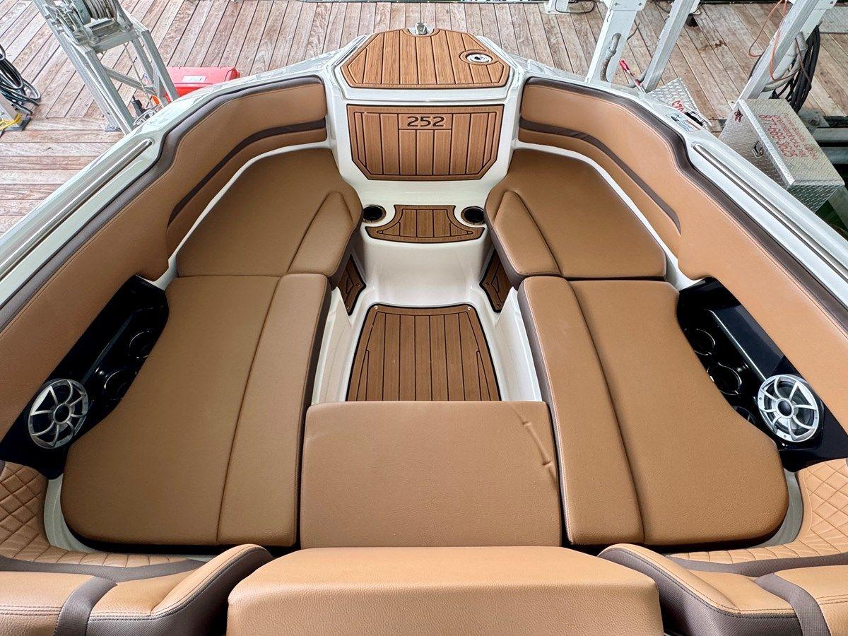 best yacht sales deals 024 Yamaha 252SD NLNL - YAMAHA