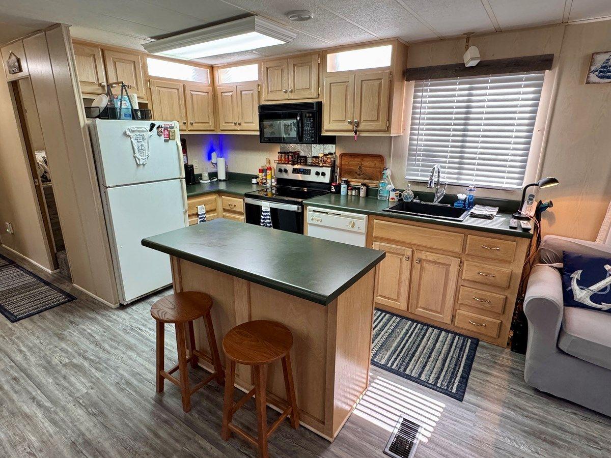 99 AquaChalet 16 x 68WB NLSH 68