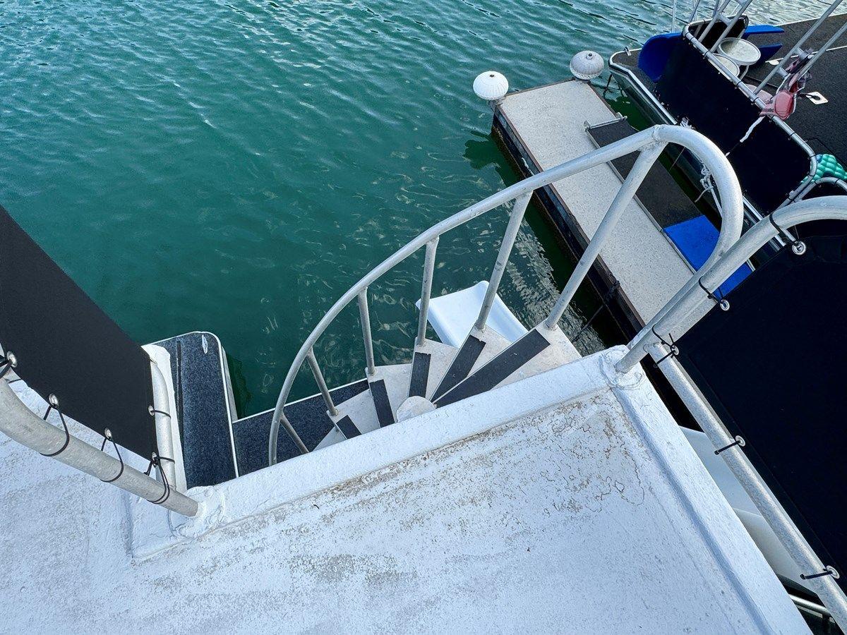 Buy a 99 AquaChalet 16 x 68WB NLSH at Shestakov Yacht Sales