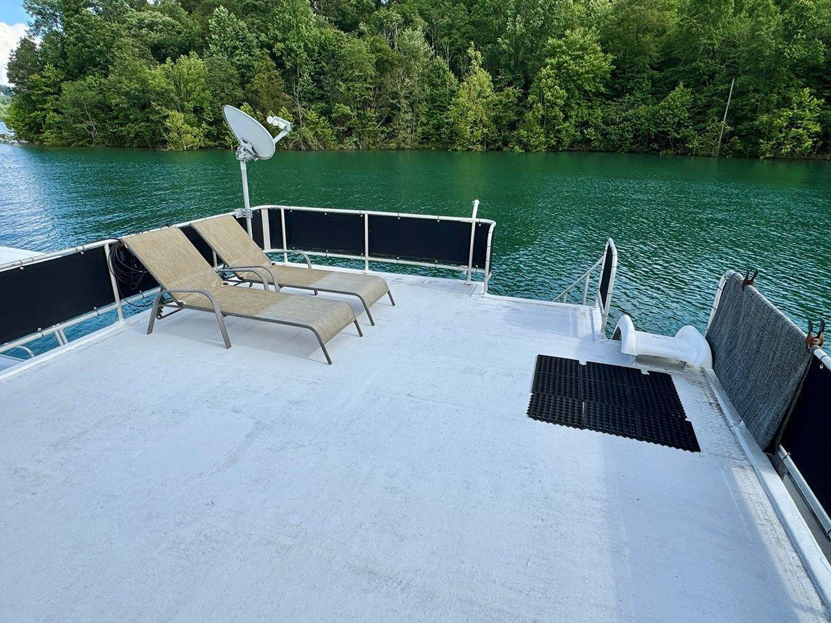 99 AquaChalet 16 x 68WB NLSH - AQUA CHALET