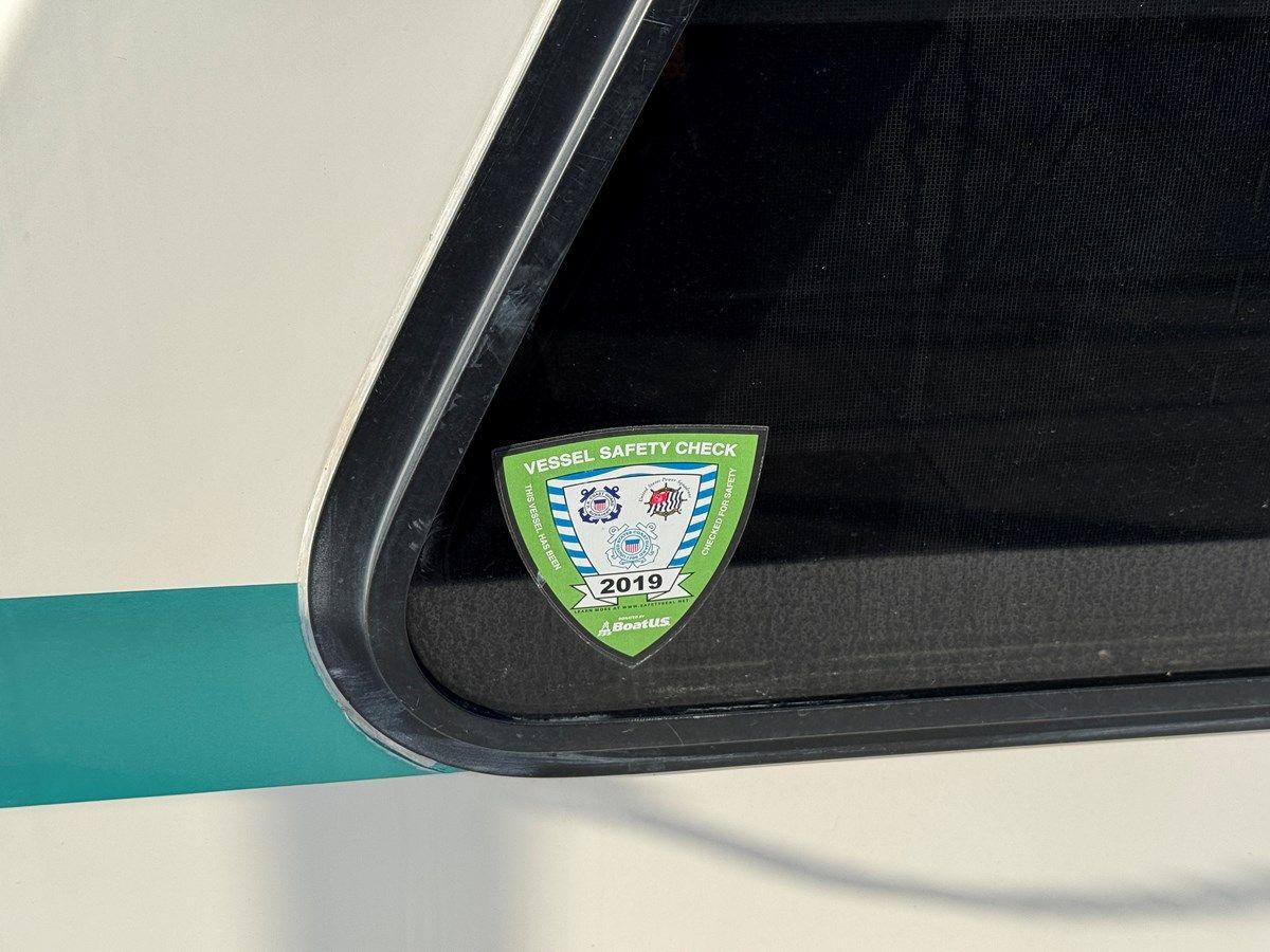 Купить яхту Summer Breeze 1995 в Shestakov Yacht Sales