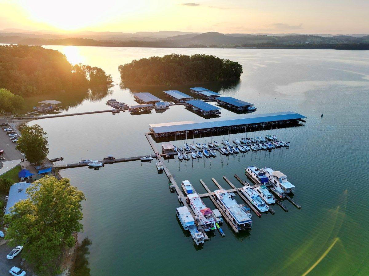 Лучшая цена на Summer Breeze 37 Sport Series