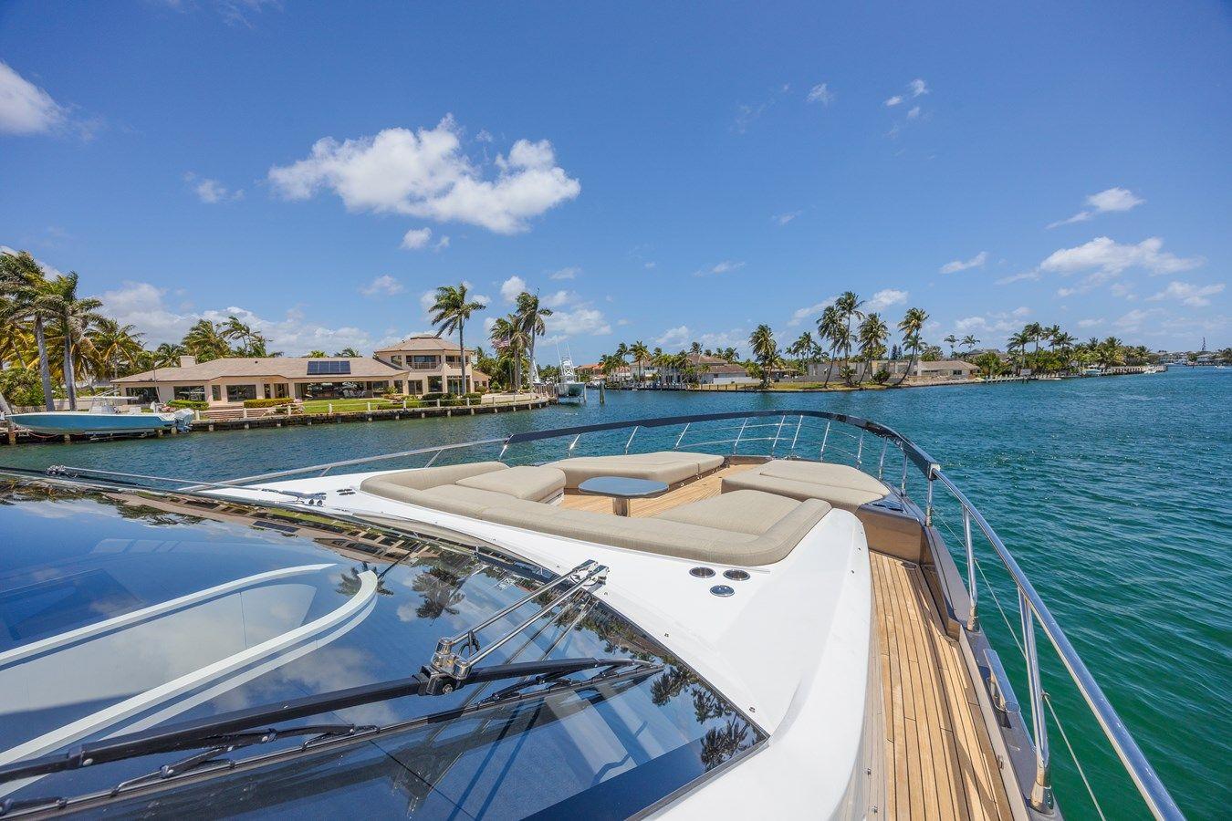 Купить NO TIME TO DIE - Azimut Yachts