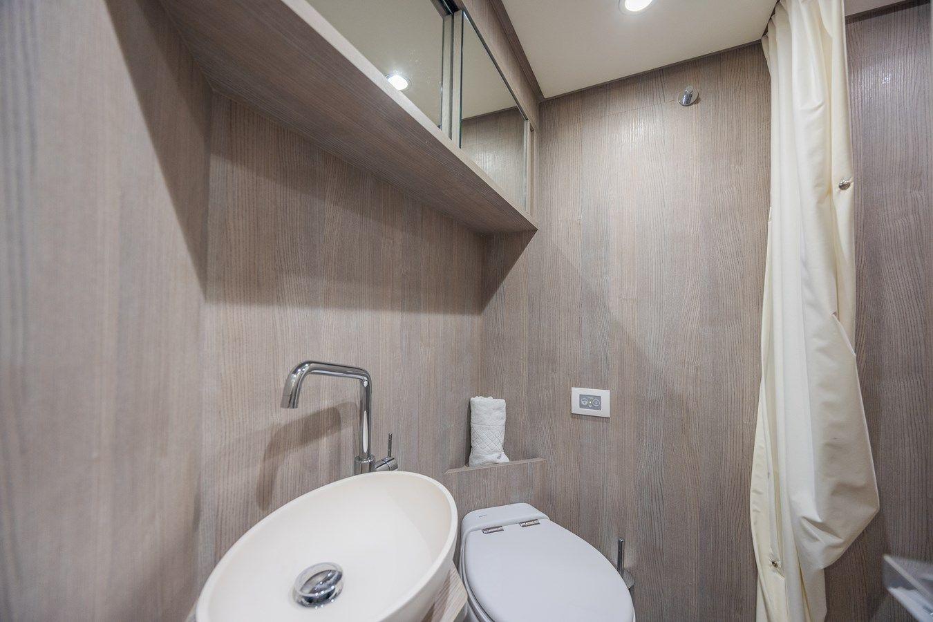 Продажа яхты NO TIME TO DIE