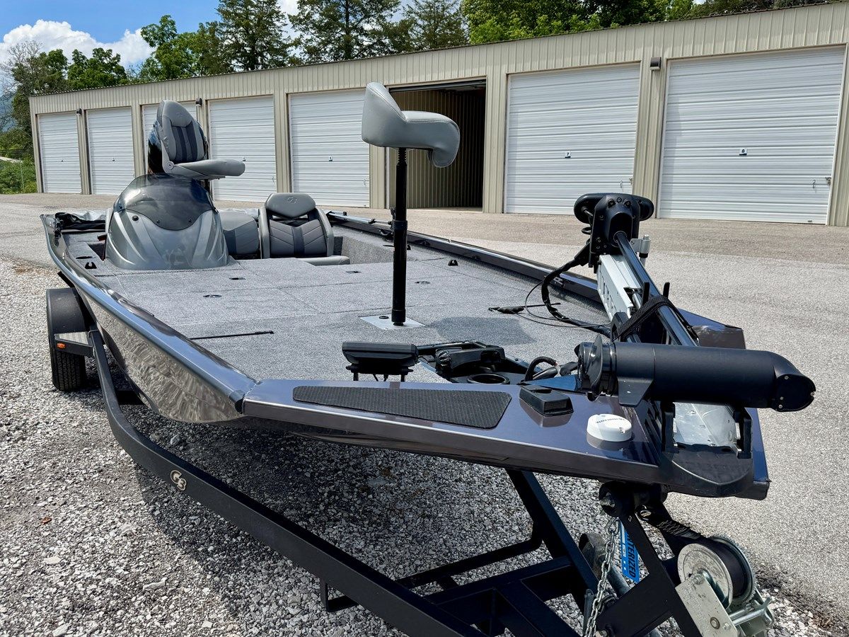 Buy a 023 G3 Sportsman 1910 NLAK 2023 at Shestakov Yacht Sales