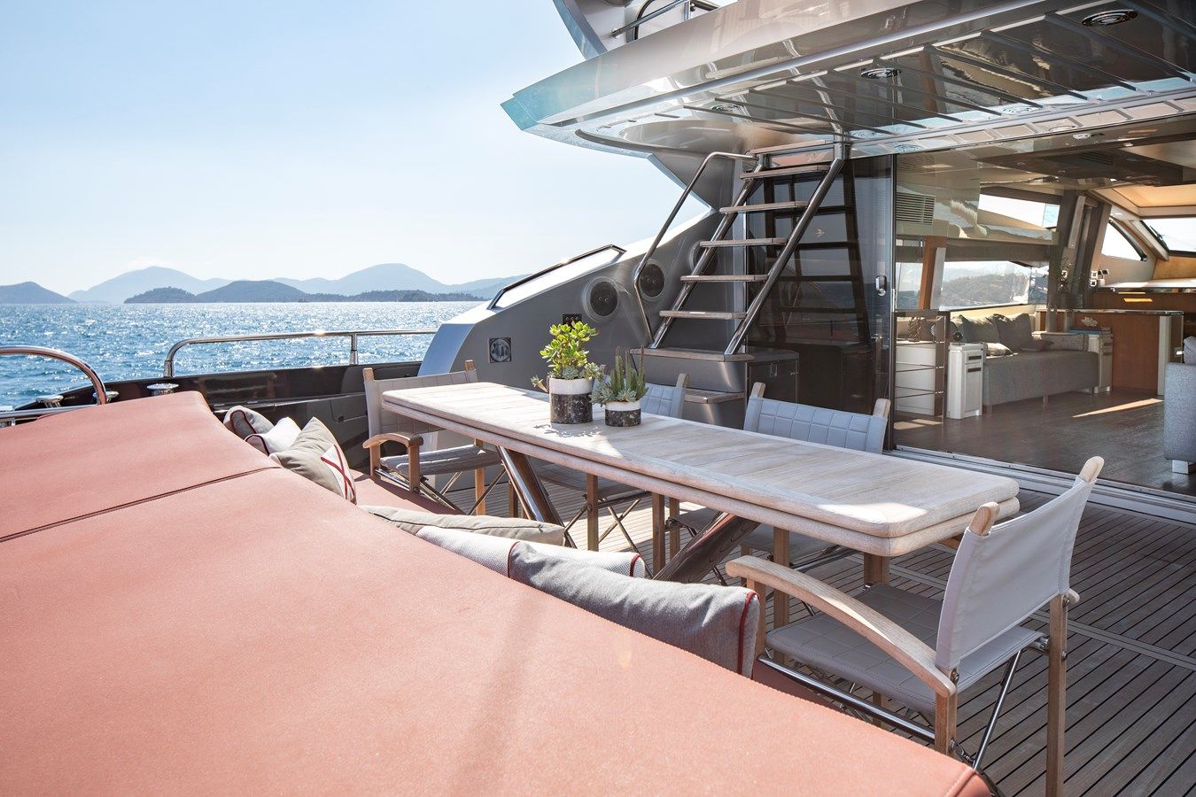 Купить яхту Amara - Sunseeker в Shestakov Yacht Sales