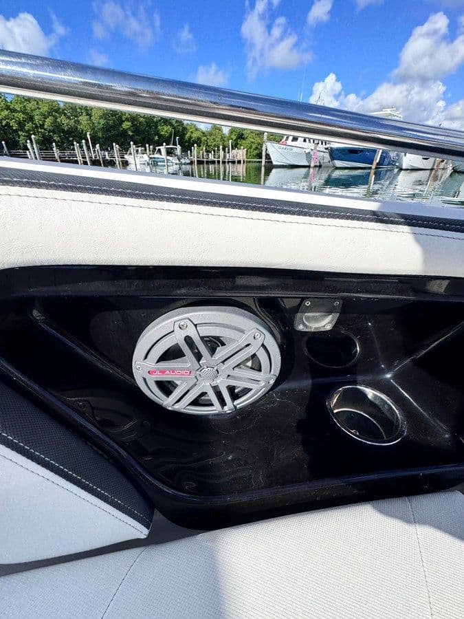 Buy a yacht 2016 YAMAHA 242 LIMITED S 242 E SERIES