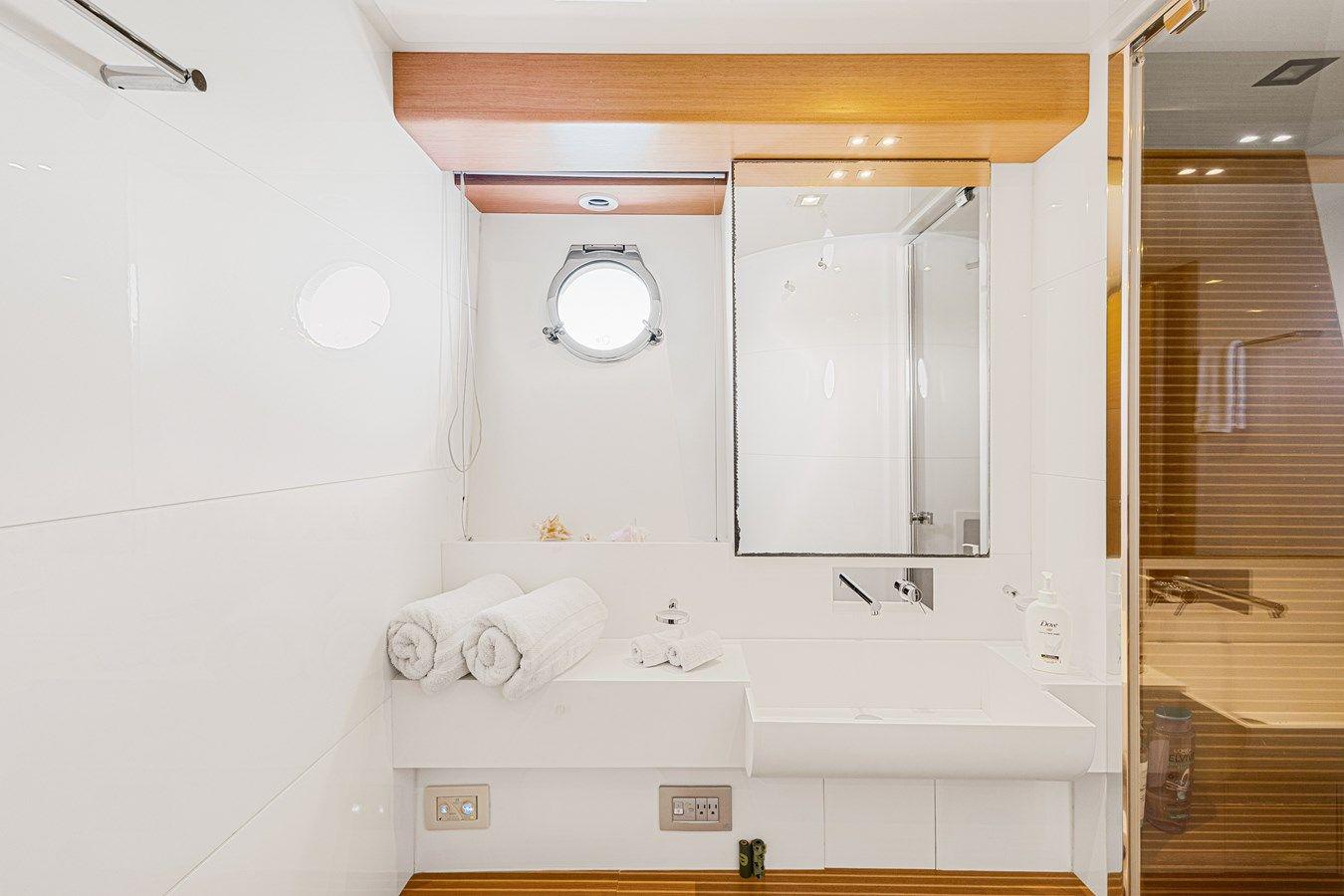 the best price on PAPAITO 2013