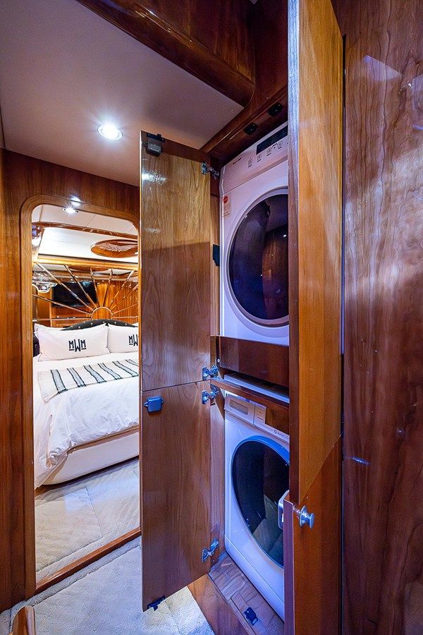 Buy a yacht The Usual - HORIZON MOTOR YACHTS