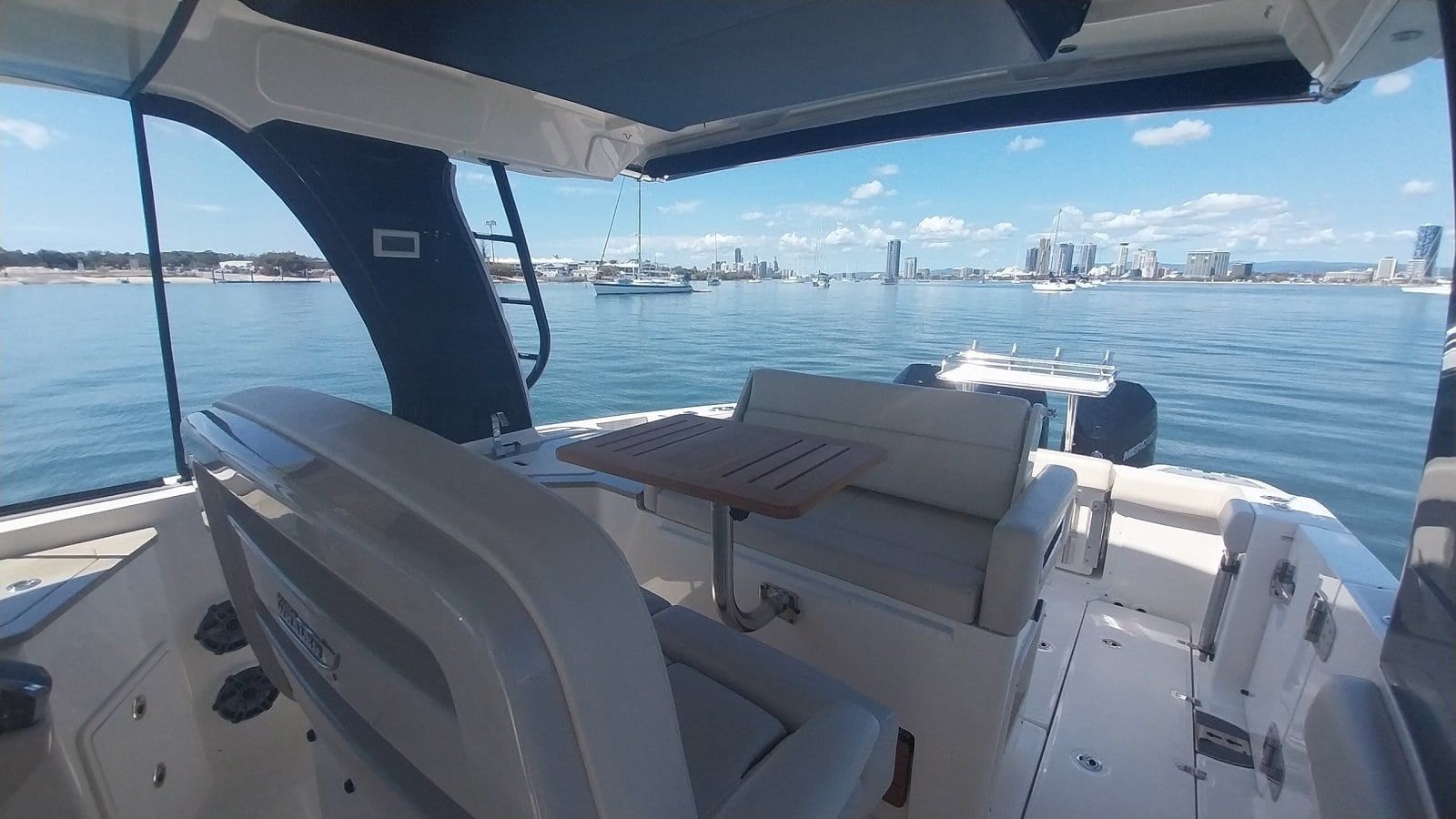 Купить яхту (no name) 350 Realm в Shestakov Yacht Sales