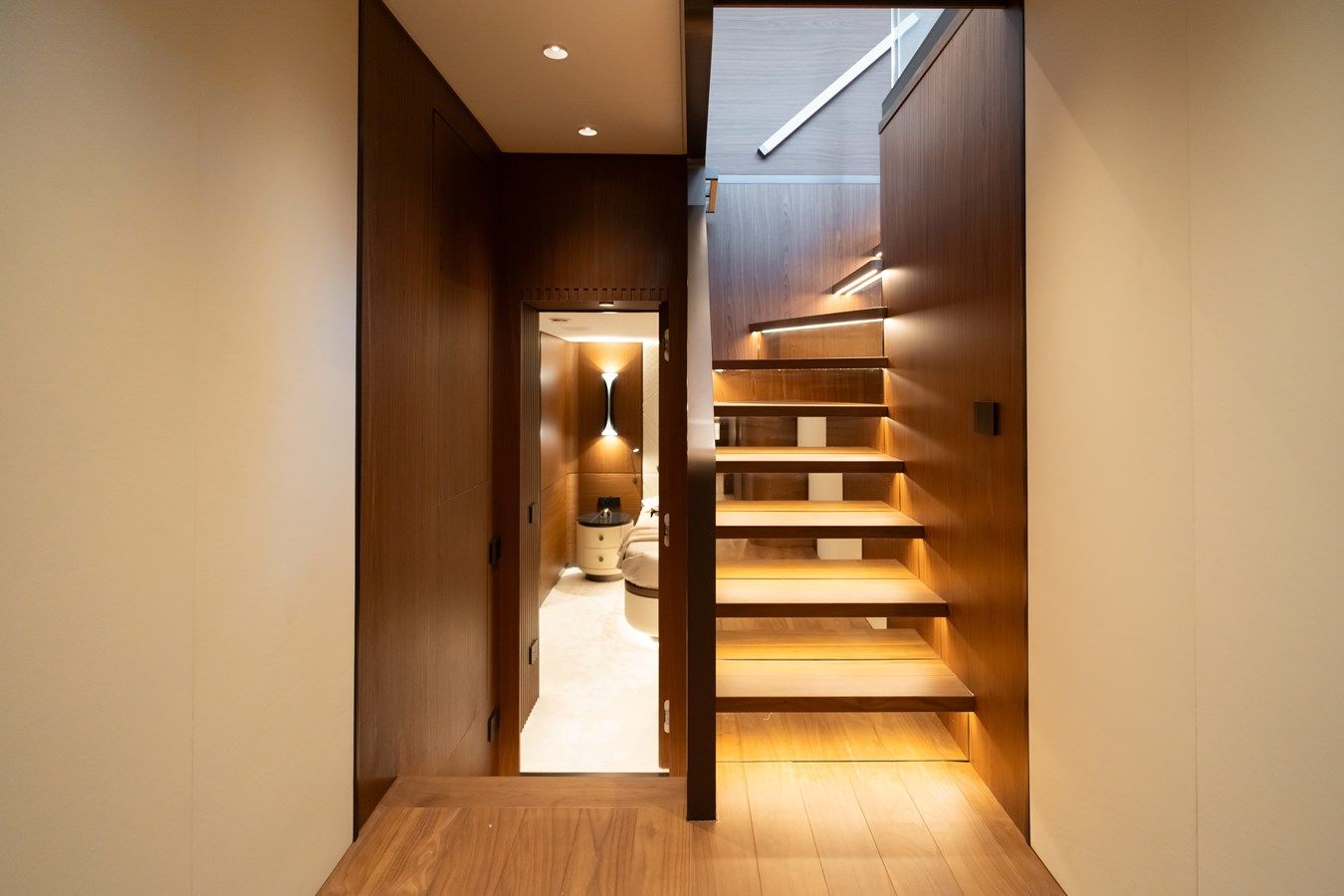 Buy a yacht X90 FAST - brand new - never used - EXTRA YACHTS