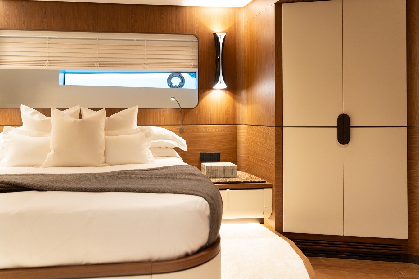 Buy a X90 FAST - brand new - never used - EXTRA YACHTS at Shestakov Yacht Sales