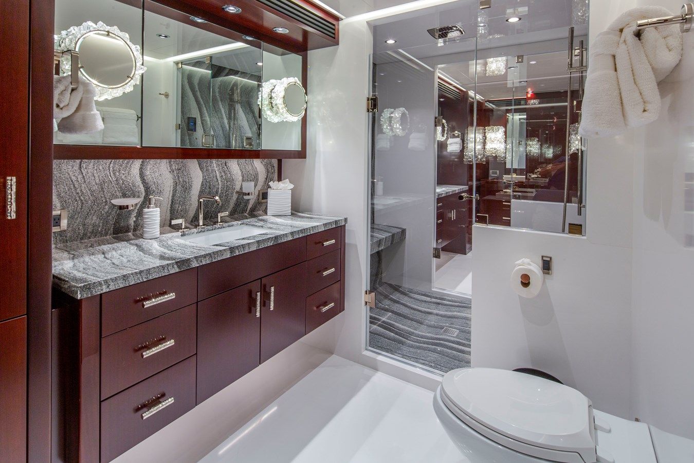 Стоимость яхты LION'S DEN - WESTPORT