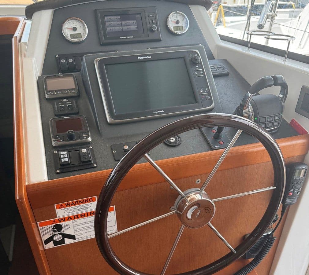 Купить яхту WANDERER 44 Swift Trawler в Shestakov Yacht Sales